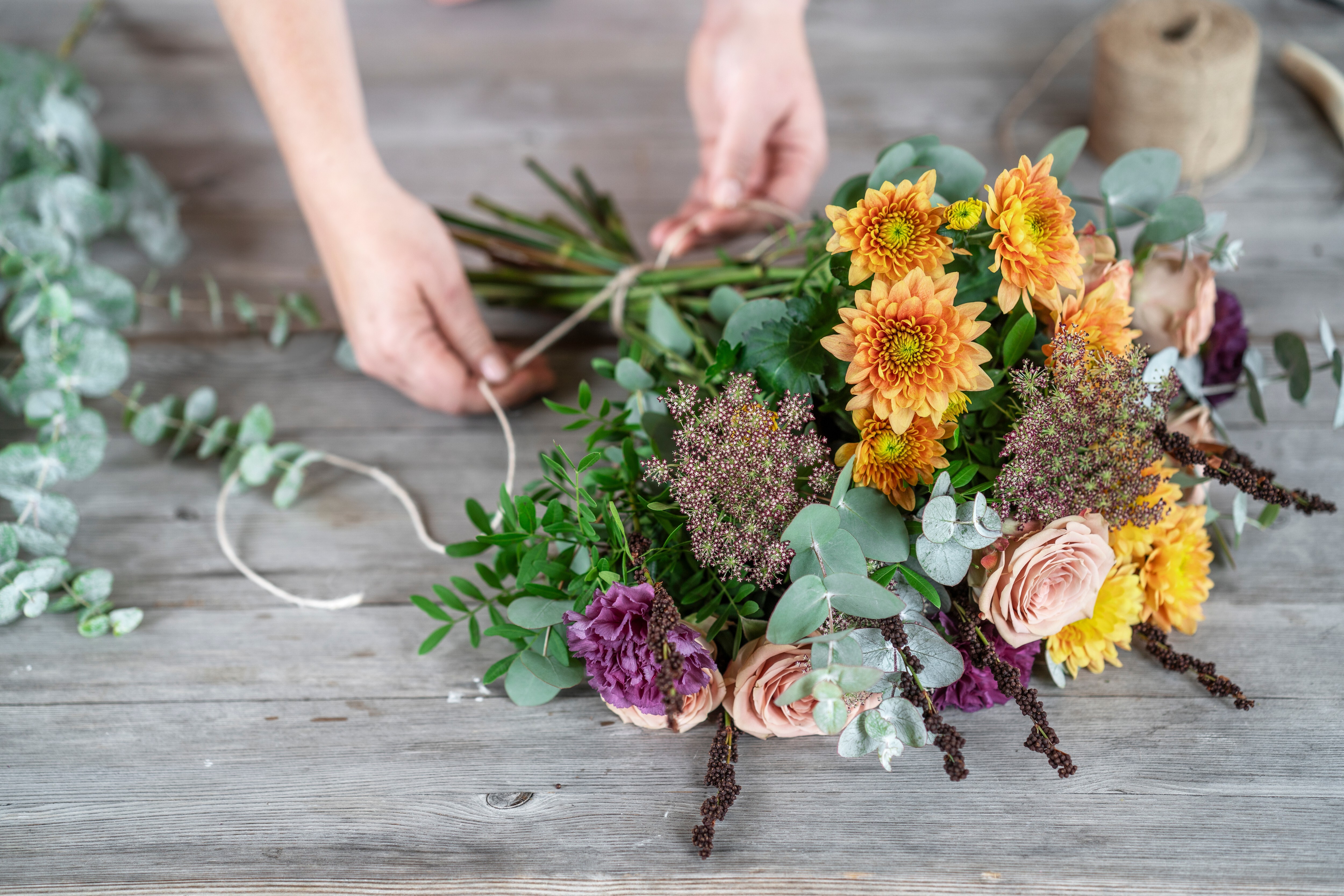 Sommerblomster bindes